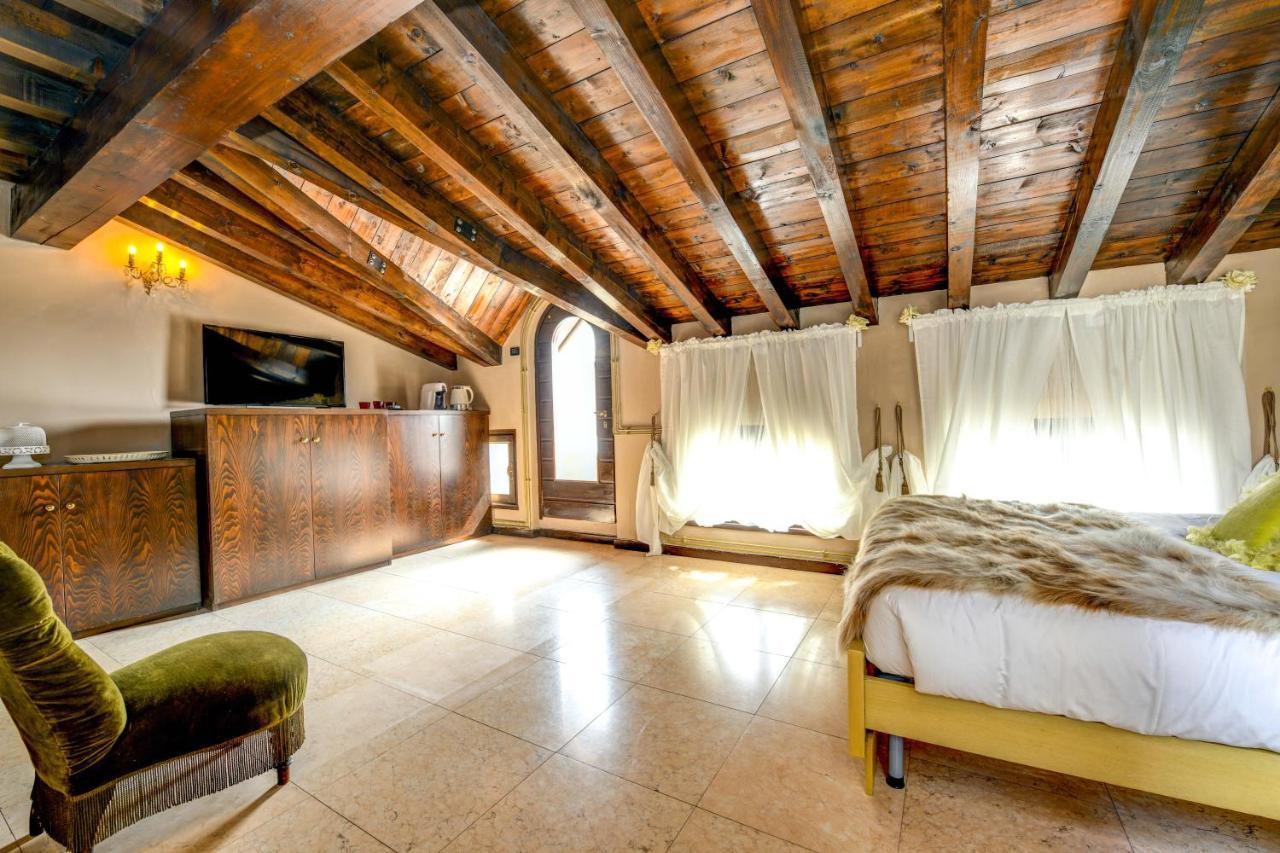 Prestige Suite Sirmione Bagian luar foto