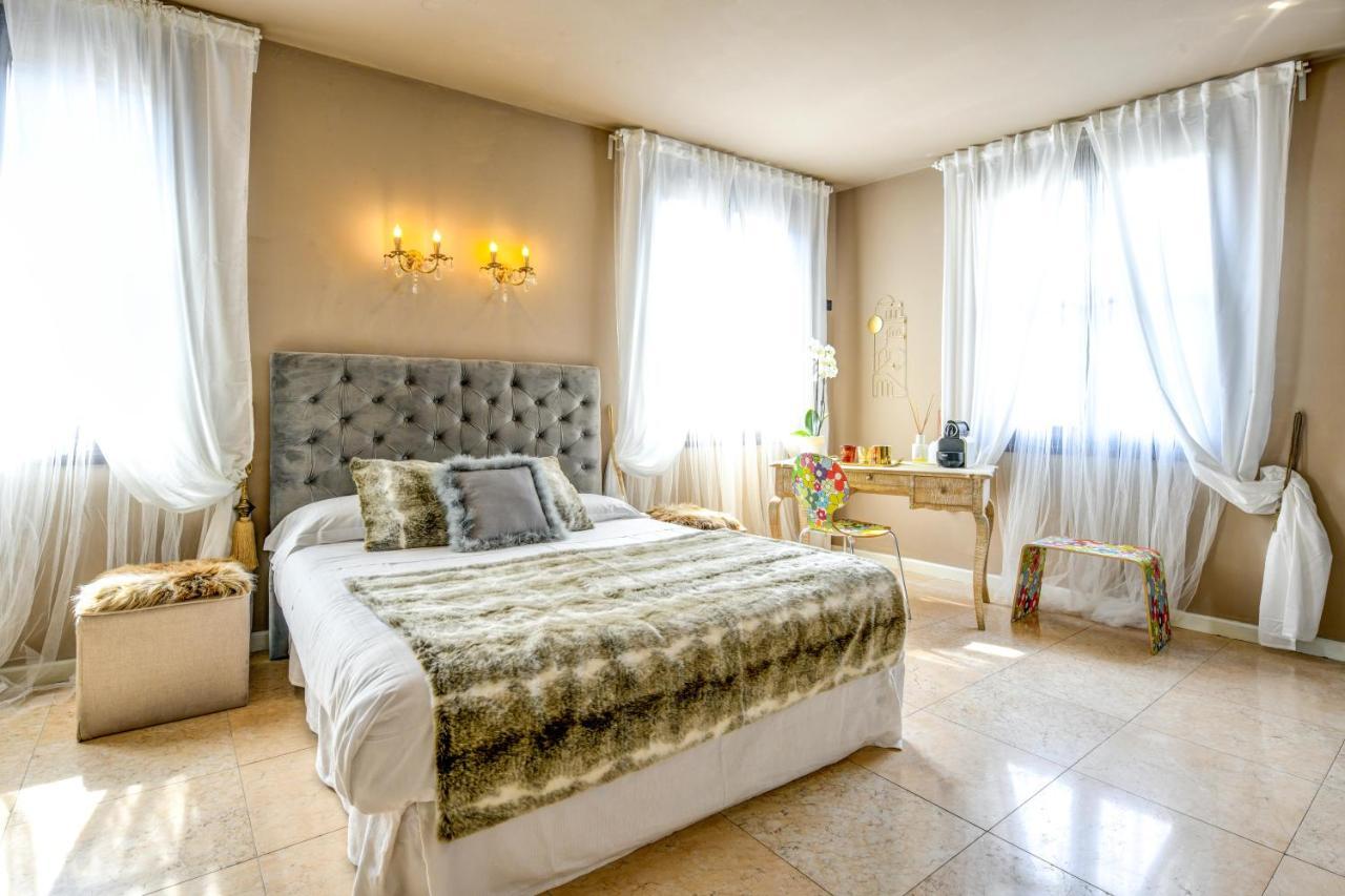 Prestige Suite Sirmione Bagian luar foto