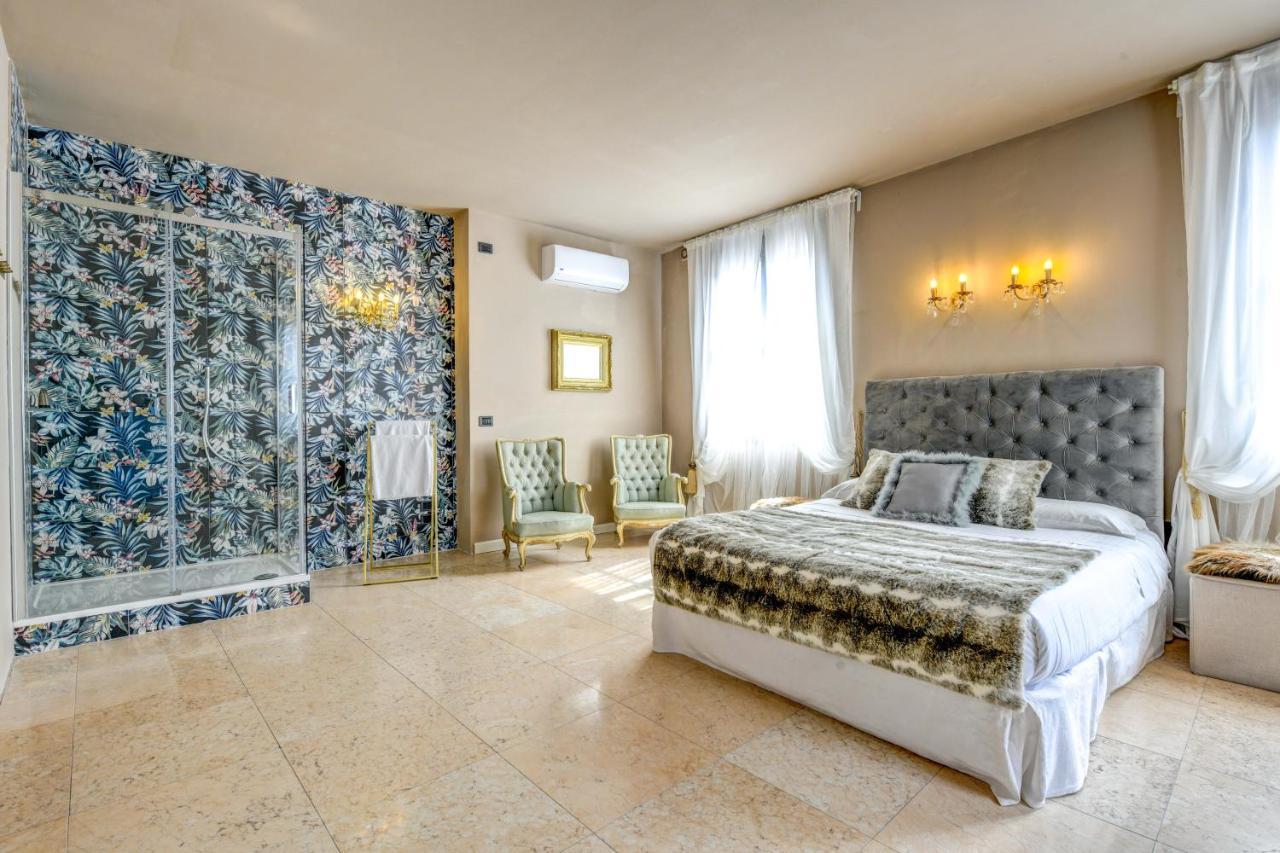 Prestige Suite Sirmione Bagian luar foto