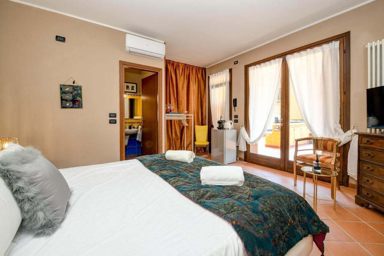 Prestige Suite Sirmione Bagian luar foto