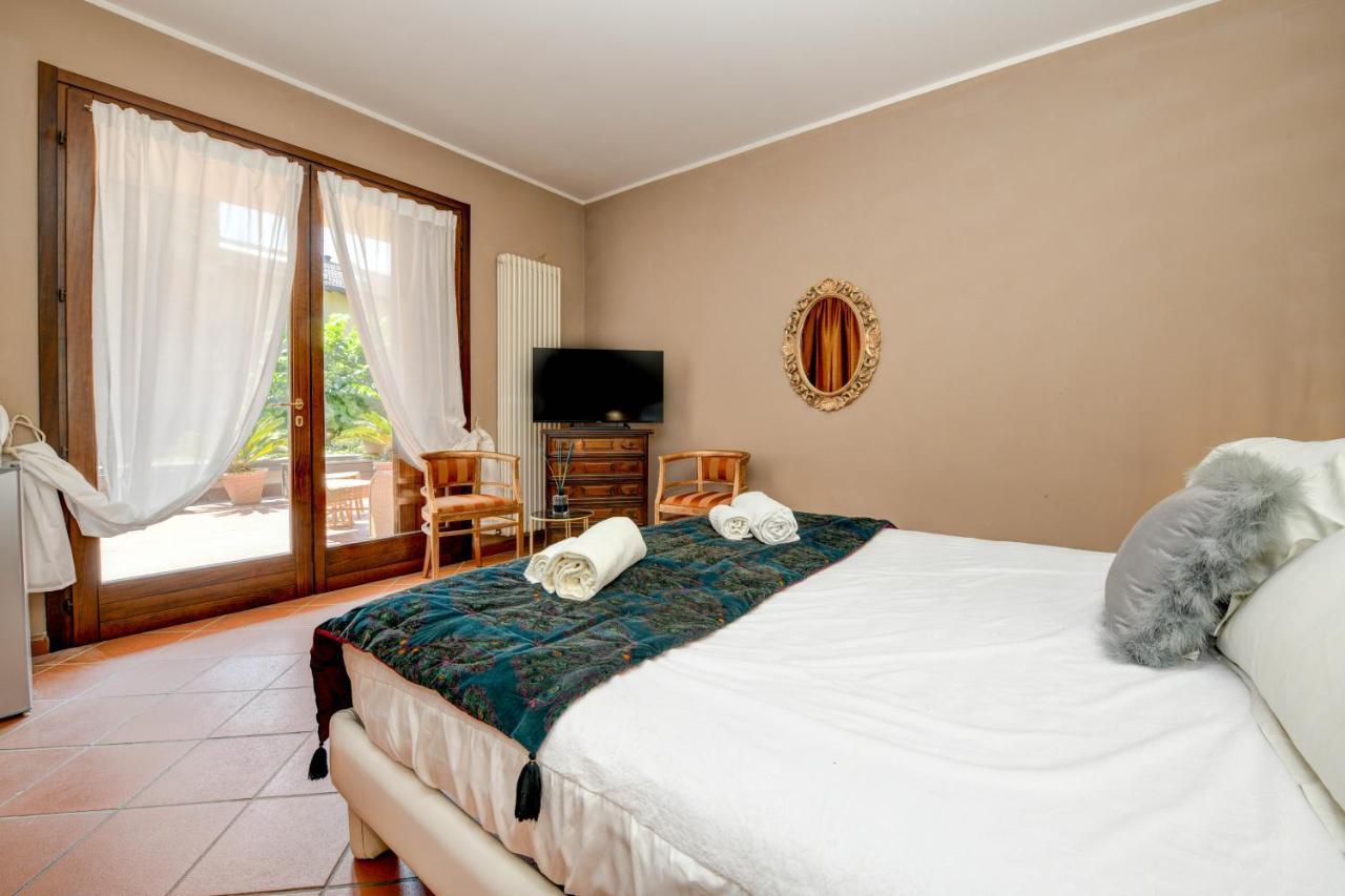 Prestige Suite Sirmione Bagian luar foto